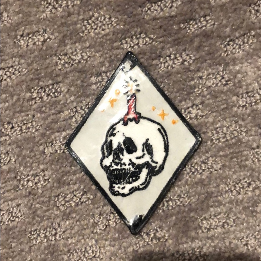 Iron on patch - Picture 2 of 3